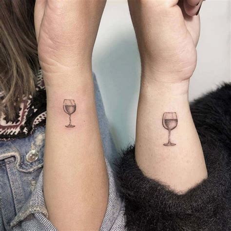 tatuajes de amigas copa de vino|Copa de vino tattoo